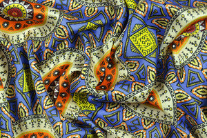 Raso leggero di viscosa stampa geometrica etnica