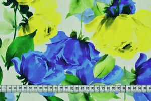 Viscosa a rose gialle e blu