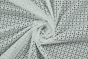 Popeline di puro cotone bianco motivo geometrico traforato