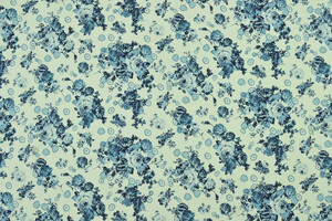 Georgette bianca a fiori blu