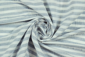 Cotone effetto stropicciato bianco a righe azzurro chiaro