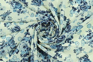 Georgette bianca a fiori blu