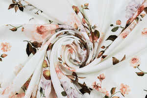 Crêpe leggero panna fantasia floreale