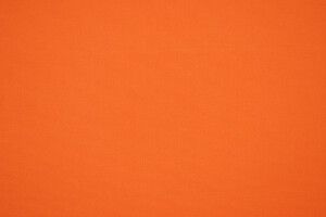 Tessuto twill in acetato, al tatto del tutto simile al cotone, colore arancione, particolarmente adatto per la creazione di pantaloni e gonne ampie, abiti, ecc..

Di mano fresca e asciutta. 

 

Composizione: 100%ACETATO

Altezza: 153 cm

Altezza utile: 150 cm

Peso al metro lineare: 320 g