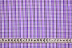 Popeline da camiceria in puro cotone bianco a quadri viola