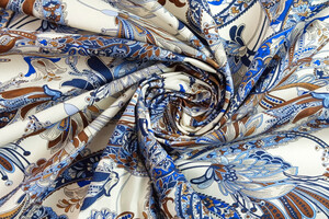 Popeline di cotone con fantasia paisley e floreale
