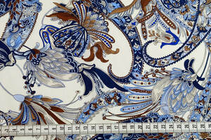 Popeline di cotone con fantasia paisley e floreale
