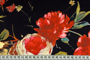 Raso di pura seta con Fantasia Floreale Artistica su Fondo Nero